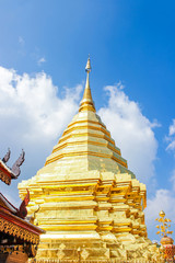 Fototapeta premium Golden pagoda and umbrella in Wat Phra That Doi Suthep is the popular tourist destination of Chiang Mai, Thailand.