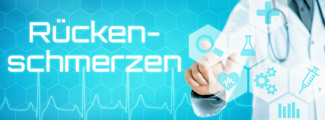Arzt mit futuristischem Interface - Rückenschmerzen