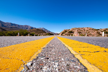 Carretera en los Andes al noroeste de Argentina, Salta Jujuy