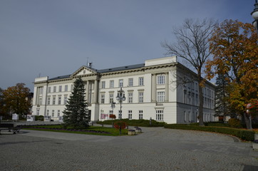 Radom , ulica Żeromskiego , kamienice w Radomiu , stare kamienice , Radom  , ulice w Radomiu , kościół Radom , Żeromski , Radom architektura , historyczny Radom , kamienice , ulice Radom  © Szymon