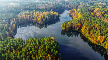 jesień na Warmii w północno-wschodniej Polsce © Janusz Lipiński