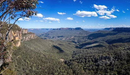 Photo sur Plexiglas Trois sœurs Panoramic view of the Blue Mountains and the Three Sisters in Katoomba, NSW, Australia