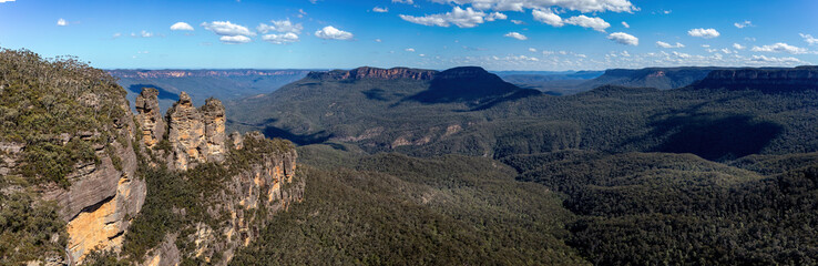 Panoramic view of the Blue Mountains and the Three Sisters in Katoomba, NSW, Australia