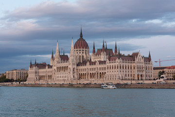 Fototapeta premium Budapest Parliament illuminated