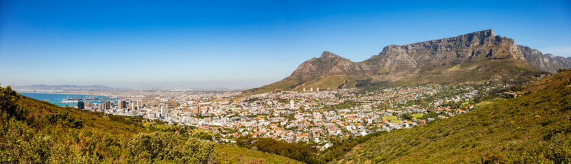 Fototapeta na wymiar Elevated Panoramic view of Table Mountain and surrounds in Cape Town