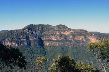 Fototapeta na wymiar A view into the Grose Valley from Perry's Lookdown in the Blue Mountains west of Sydney.