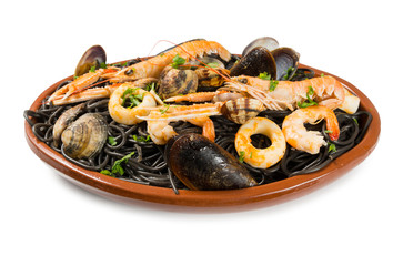 Spaghetti negro con marisco
