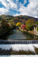 Fototapeta na wymiar 京都 嵐山の紅葉と秋の景色