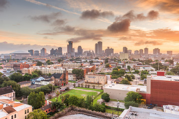 Fototapeta na wymiar New Orleans, Louisiana downtown city skyline.