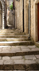 Escalier dans la vieille ville de Kotor - Monténégro