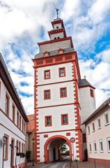 Steinheimer Torturm in der historischen Altstadt von Seligenstadt am Main