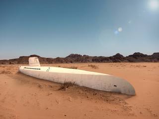 Unterseeboot in der Wüste