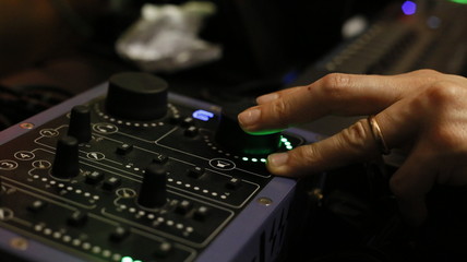 Obraz premium Sound engineer tecnico del suono