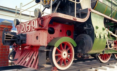 wheels of steam locomotive