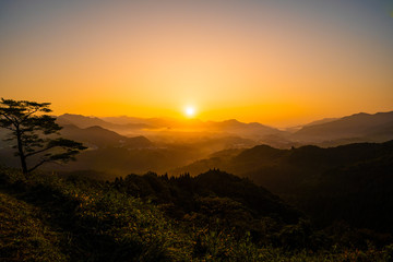 Obraz premium wschód słońca w górach, Takachiho, Miyazaki