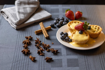 fruit mince pie custard berries