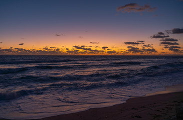 Fototapeta premium Colorful Pre-Dawn Sky on the Beach