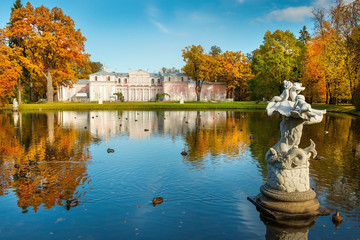 Fototapeta na wymiar pond and Chinese Palace in Lomonosov (Oranienbaum), Saint Petersburg, Russia