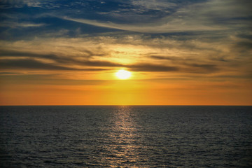 Fototapeta na wymiar Sunset over the Pacific Ocean