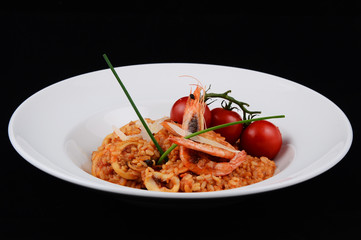 spaghetti with tomato sauce