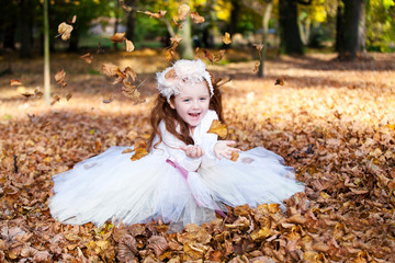 Dziewczynka jesień © św. Bartłomiej