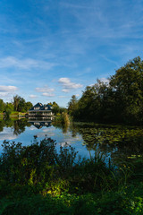 Obraz premium mansion near water