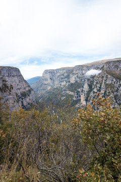 Blick in die Vikos-Schlucht im Pindos-Gebirge