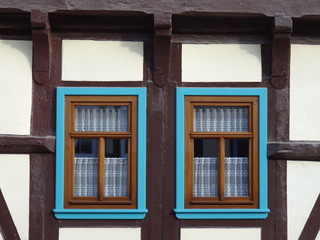 Fototapeta na wymiar Fachwerkhaus-Fenster