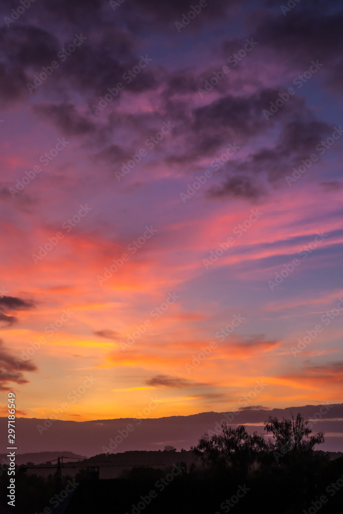 Canvas Prints Allassac (Corrèze, France) - Coucher de soleil nuageux