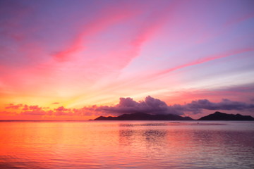Fototapeta na wymiar Romantic sunset on the Seychelles