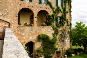 Fototapeta na wymiar Tuscan House