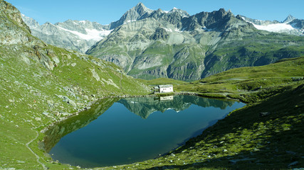 スイスでマッターホルンに登る　シュヴァルツゼー黒い湖