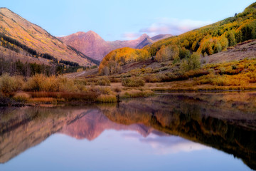 Fototapeta na wymiar Sunrise in Crested Butte Colorado in the Fall Season