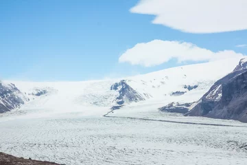 Fotobehang Ice formations and crevasses of Skaftafellsjökull glacier (part of Vatnajökull National Park in Iceland) ice sheet © Andrew Sild