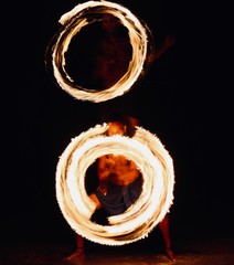 Duo Fiji flame dancers