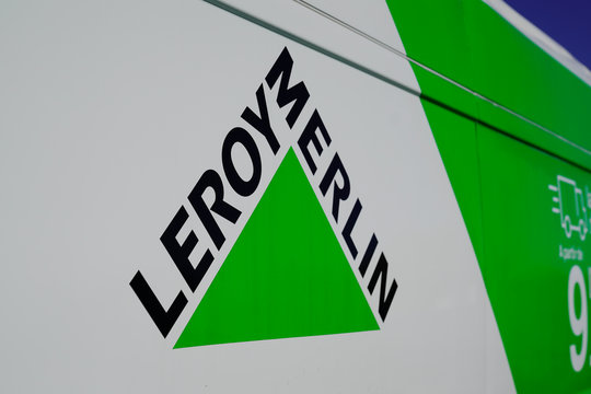 Leroy Merlin delivery van store chain brand logo sign