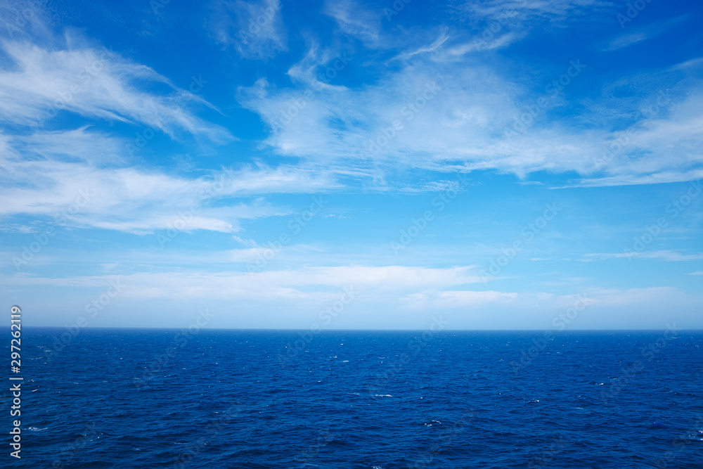 Wall mural sea and sky