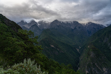 Fototapeta na wymiar Himalayan mountains in Shangri la China 