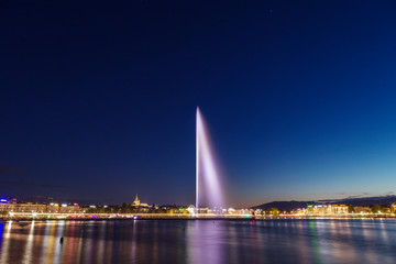 ジュネーブ噴水の夜景