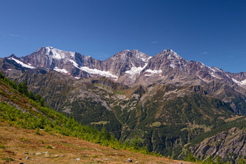 Fototapeta na wymiar Panoramic view of the four-thousand-meter mountains, near the Simplon Pass in Switzerland.