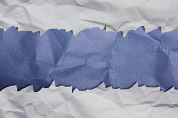 zerknittertes Papier - blau, weiß