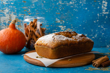 Pumpkin sweet bread with cinnamon spice