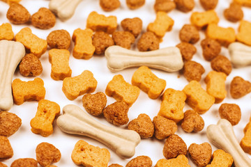  Dog treats in the form of hearts and bones