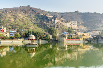 Fototapeta na wymiar Taragarh Fort and Nawal Sagar Lake in Bundi. India