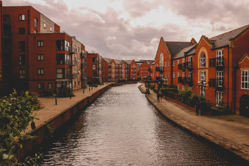 living by the canal in uk © antonrobert