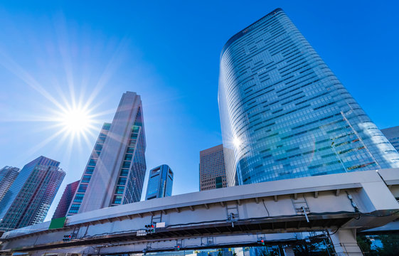 汐留の高層ビル街の風景
