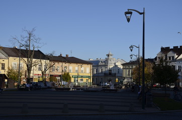 Fototapeta na wymiar Mielec ,rynek ,kamienice w Mielcu ,zabytkowe kamienice Mielec , rynek w Mielcu