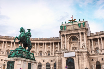 Fototapeta na wymiar Hofburg Palace and Heldenplatz, Vienna, Austria