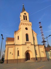Obraz premium Catholic church Zrenjanin in evening sun
