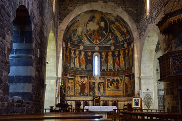 Bazylika Santissima Trinita di Saccargia Sardynia, wnętrze - obrazy, fototapety, plakaty